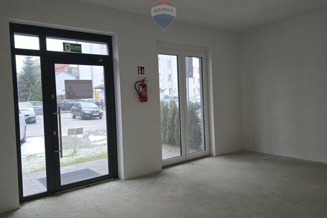 Lokal handlowo- usługowy 25m2
