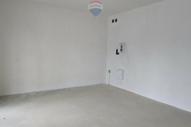 Lokal handlowo- usługowy 25m2