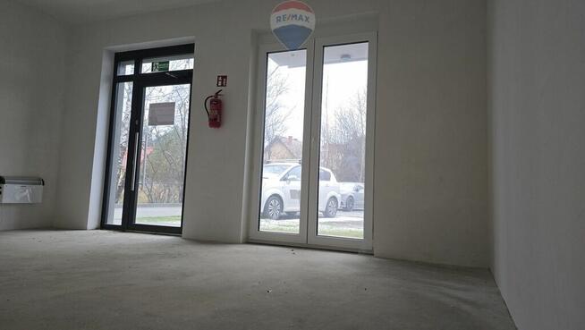 Lokal handlowo- usługowy 25m2