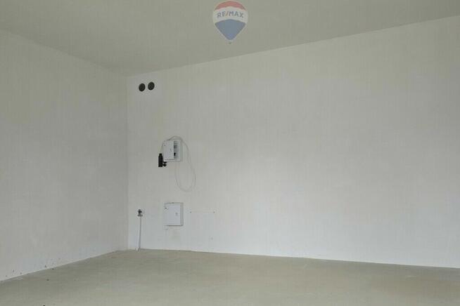 Lokal handlowo- usługowy 25m2