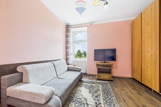 Na sprzedaż 2 pokoje + garaż + piwnica + ogródek