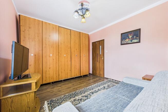 Na sprzedaż 2 pokoje + garaż + piwnica + ogródek