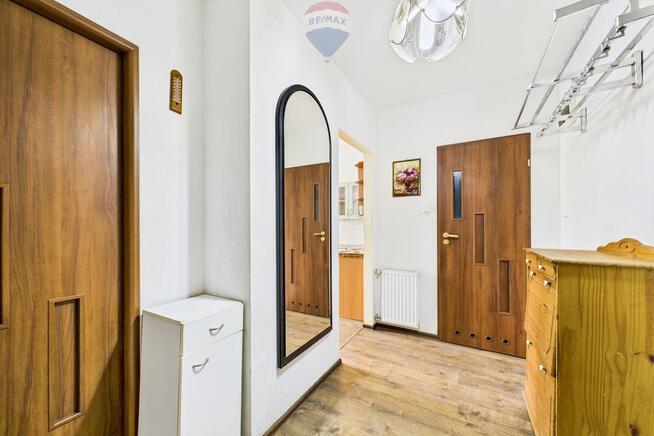 Na sprzedaż 2 pokoje + garaż + piwnica + ogródek