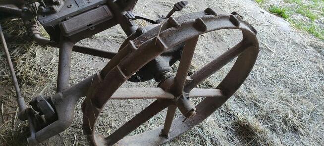 Stara Kosiarka konna listwowa zabytkowa na metalowych kołach