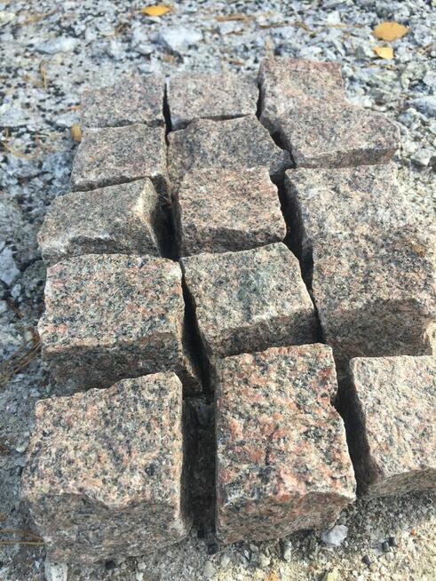 Koska granitowa Bohus czerwony surowo łupana 4/6cm