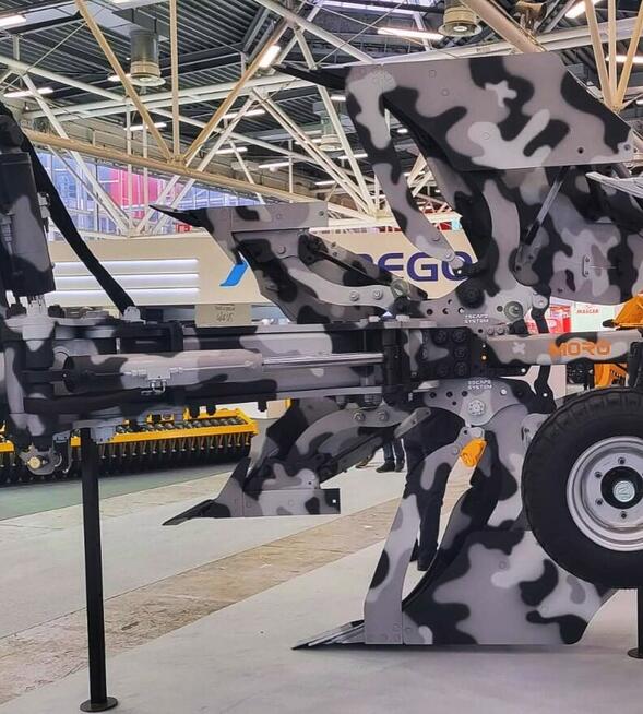 Pług do orki głębokiej MORO MVP EXTREME 24A