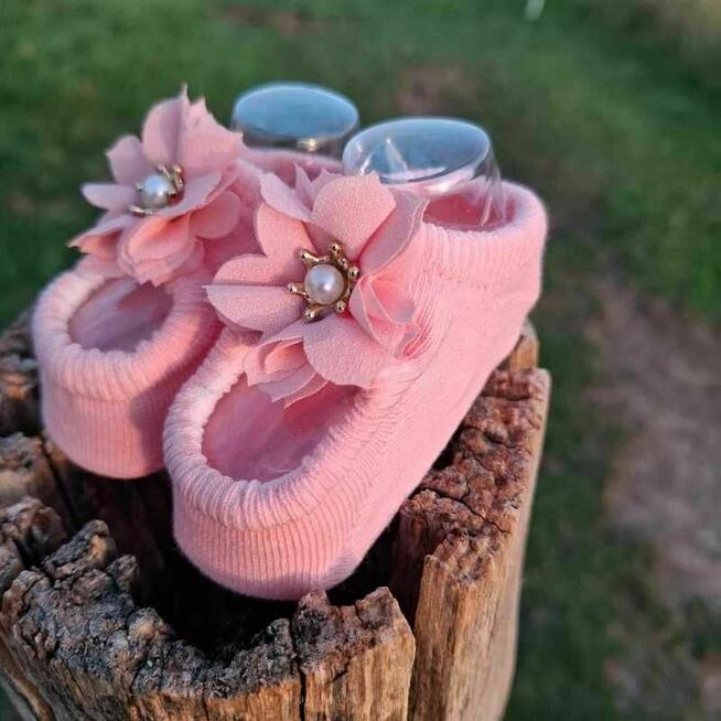 Nowe niemowlęce skarpetki 0–6 mies