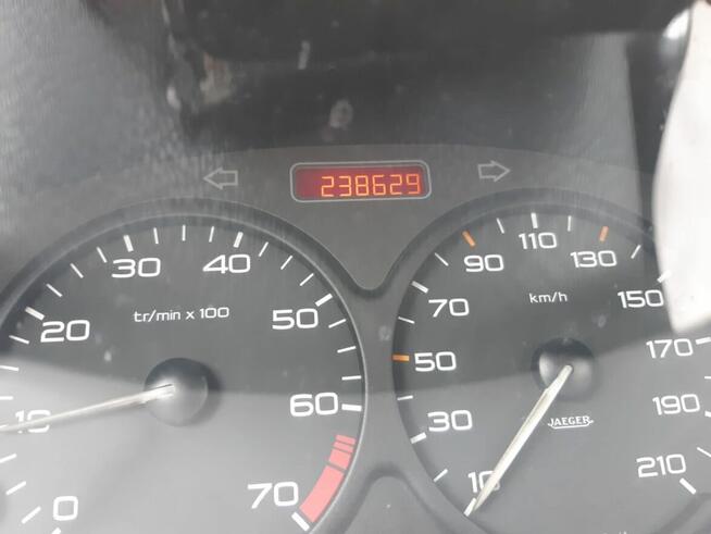 Sprzedam Peugeot 206 1.4 hatchback benzyna 2001 Kraków