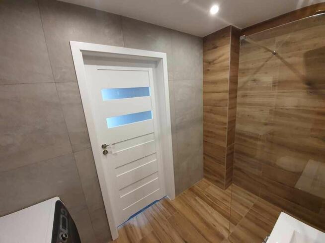 Łazienki Remonty Wykończenia wnętrz Montaż drzwi i okien