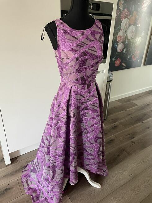 Sukienka na impreze dluga