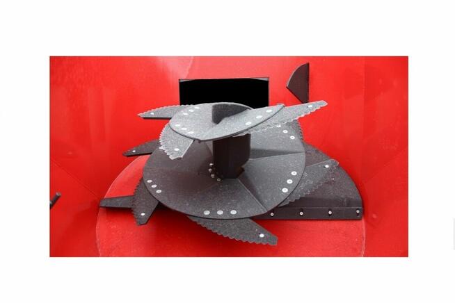 WÓZ PASZOWY JEDNOWIRNIKOWY METAL-FACH T659 BELMIX 8 m3