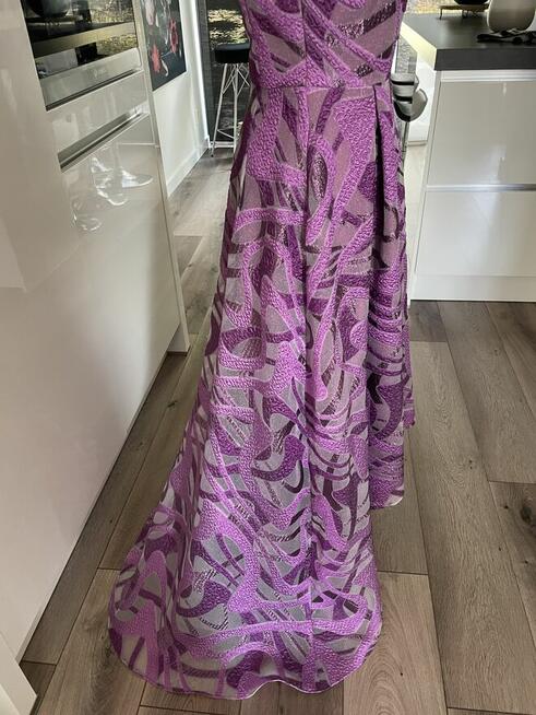 Sukienka na impreze dluga