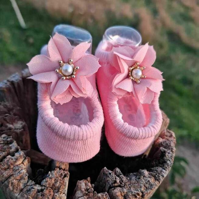 Nowe niemowlęce skarpetki 0–6 mies