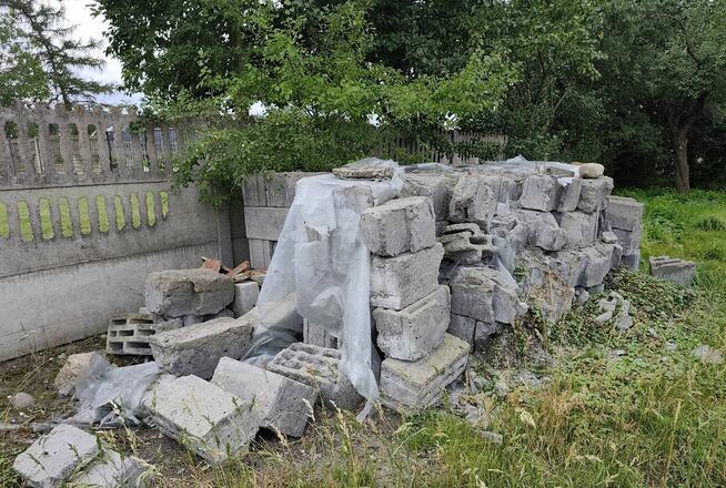 Pustaki na gruz oddam.