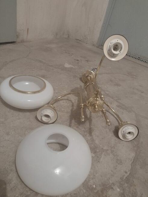 Żyrandol z kloszami