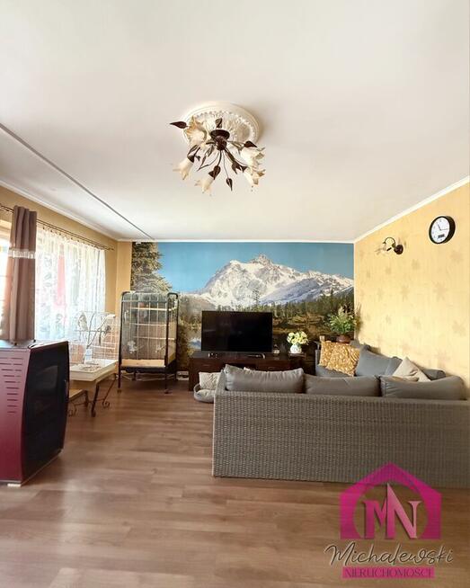 Dom szeregowy z fotowoltaiką i dużą działką – Wojcieszyn k.