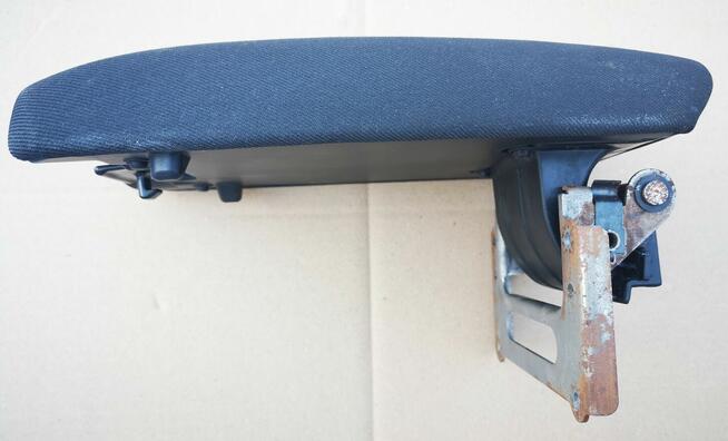 Podłokietnik Toyota Corolla E21 19-