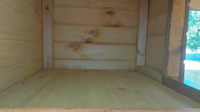 Buda Dla Psa Z Tarasem