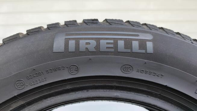 2 sztuki opony zimowe 205/60/16 Pirelli Sottozero3 (OL582/OH