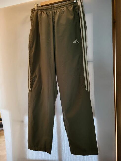 Oryginalny dreszczyku firmy Addidas