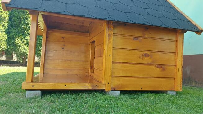 Buda Dla Psa Z Tarasem