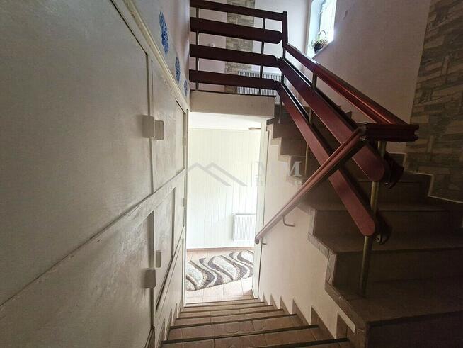 ???? Na sprzedaż: połowa domu – całe piętro + garaż!