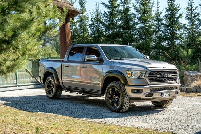 RAM 1500 HEMI 5.7 V8 / E-TORQUE / 2022r Przebieg 1600km FV / Jak NOWY / Zadbany