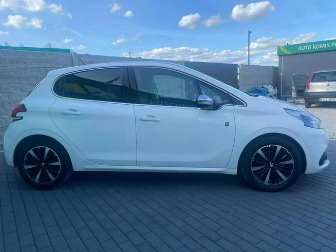 Peugeot 208 szklany dach ,kamera ,nawigacja.