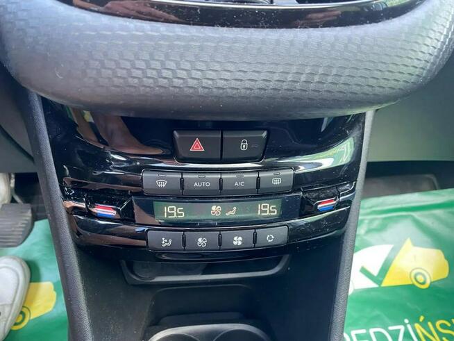 Peugeot 208 szklany dach ,kamera ,nawigacja.