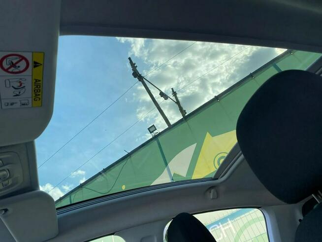 Peugeot 208 szklany dach ,kamera ,nawigacja.