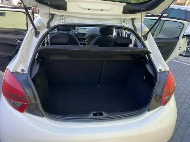 Peugeot 208 szklany dach ,kamera ,nawigacja.