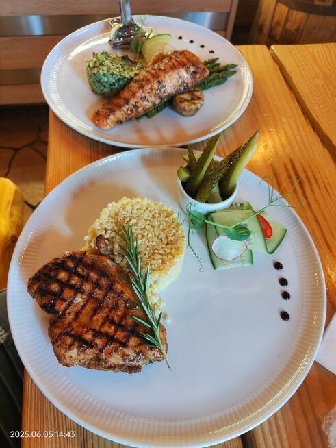 Praca caloroczna : Kelner/ka