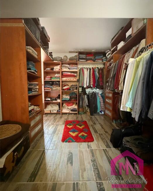 Dom szeregowy z fotowoltaiką i dużą działką – Wojcieszyn k.