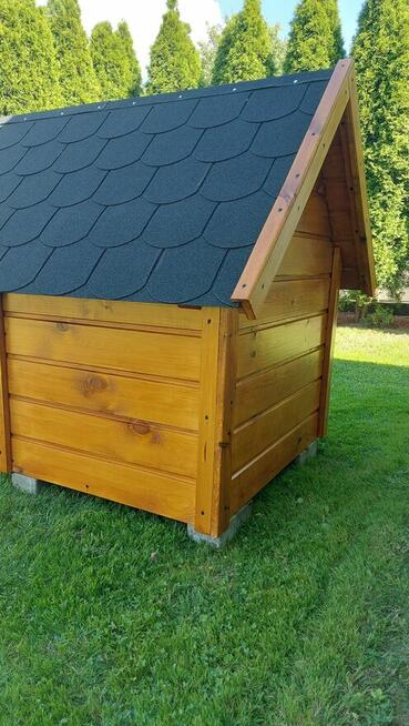 Buda Dla Psa Z Tarasem