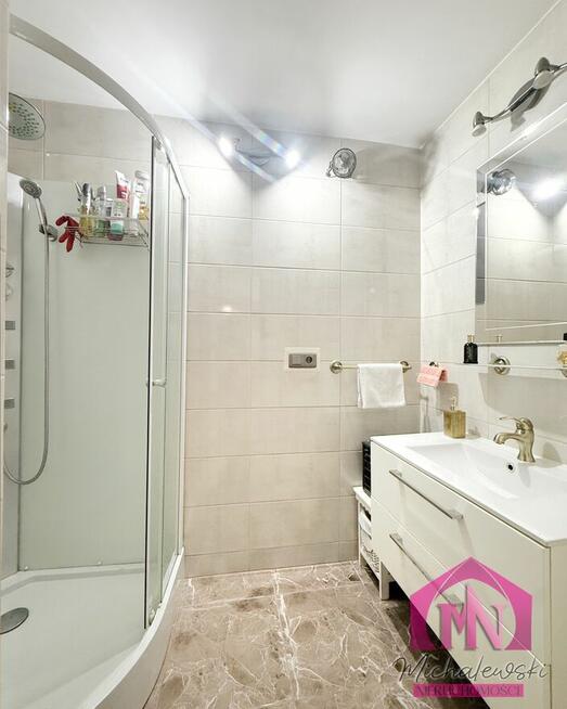 Dom szeregowy z fotowoltaiką i dużą działką – Wojcieszyn k.