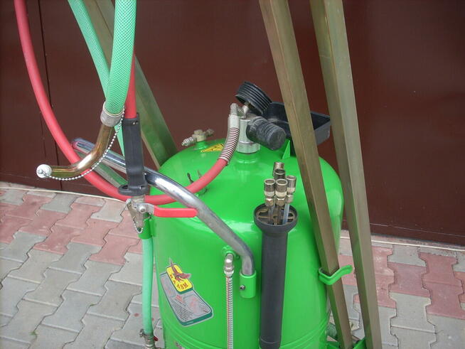 Wysysarko ściekarka 115l na pantografie firmy RAASM