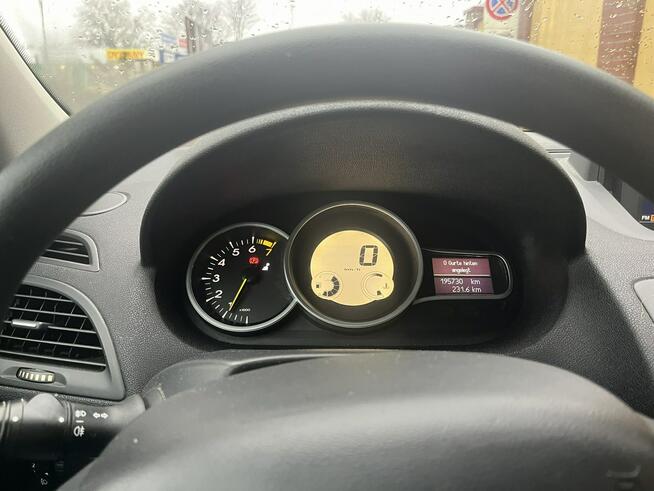 Renault Megane zarejestrowany bezwypadkowy nawigacja klimatyzacja benzyna