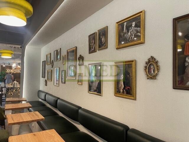 Dostep24h,recepcja,ochrona,parking,klimatyzacja