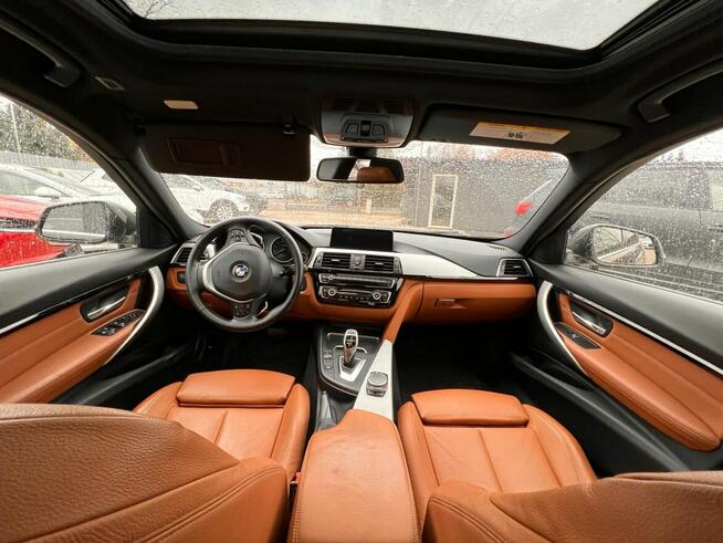 BMW Seria 3 330i xDrive Luxury Line