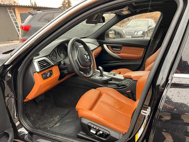 BMW Seria 3 330i xDrive Luxury Line