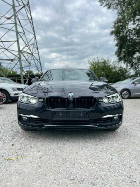 BMW Seria 3 330i xDrive Luxury Line