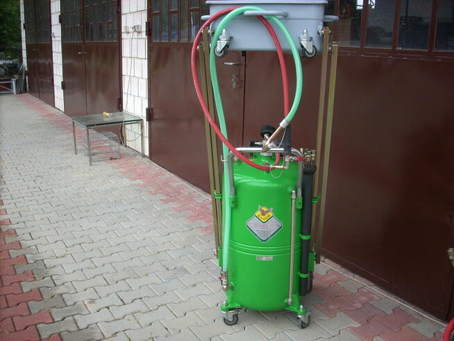 Wysysarko ściekarka 115l na pantografie firmy RAASM