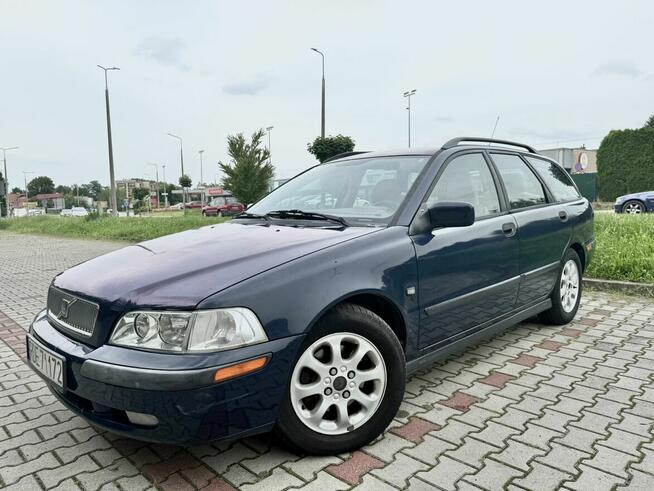 ** Volvo V40 Kombi 1.8 GDI 2002r Opłaty na Rok 2002r ** HAK