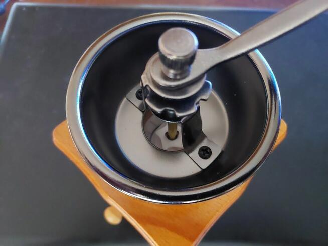 Młynek w stylu retro