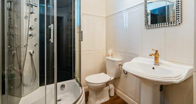 Dom z garażem blisko morza