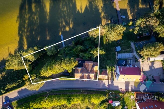 Stare Sady, dom z linią brzegową jeziora Tałty