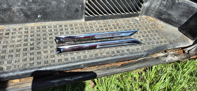 Listwy przednich błotników do Renault Megane IV