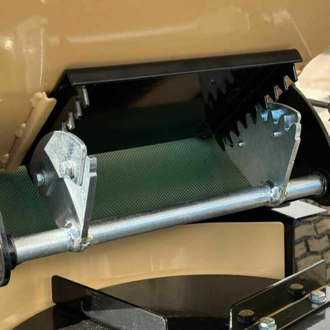 Posypywarka rozsiewacz nawozu i wapna MEYER PN325