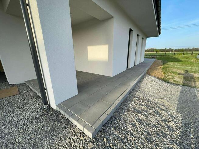 Układanie kostki brukowej, usługi brukarskie, montaż ogrodzeń