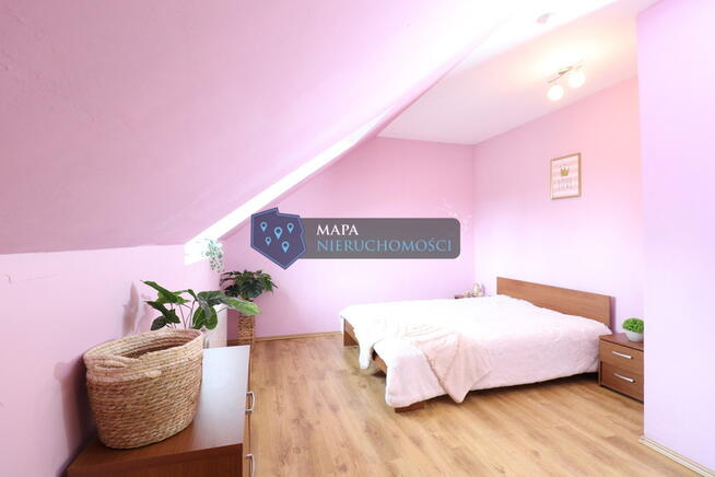 Dwurodzinny dom za miastem z fotowoltaiką